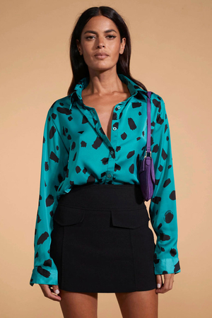Nevada Satin Shirt in Abstract Black Dot on Teal