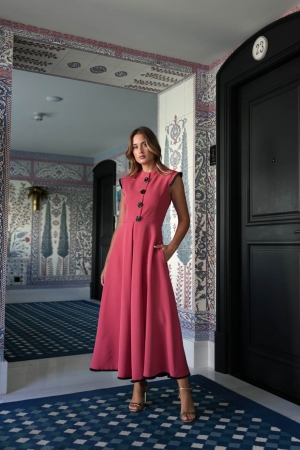Elba Button Midi Dress in Rosado