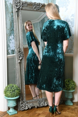 Crushed Velvet Kimono Midi Dress in Emerald